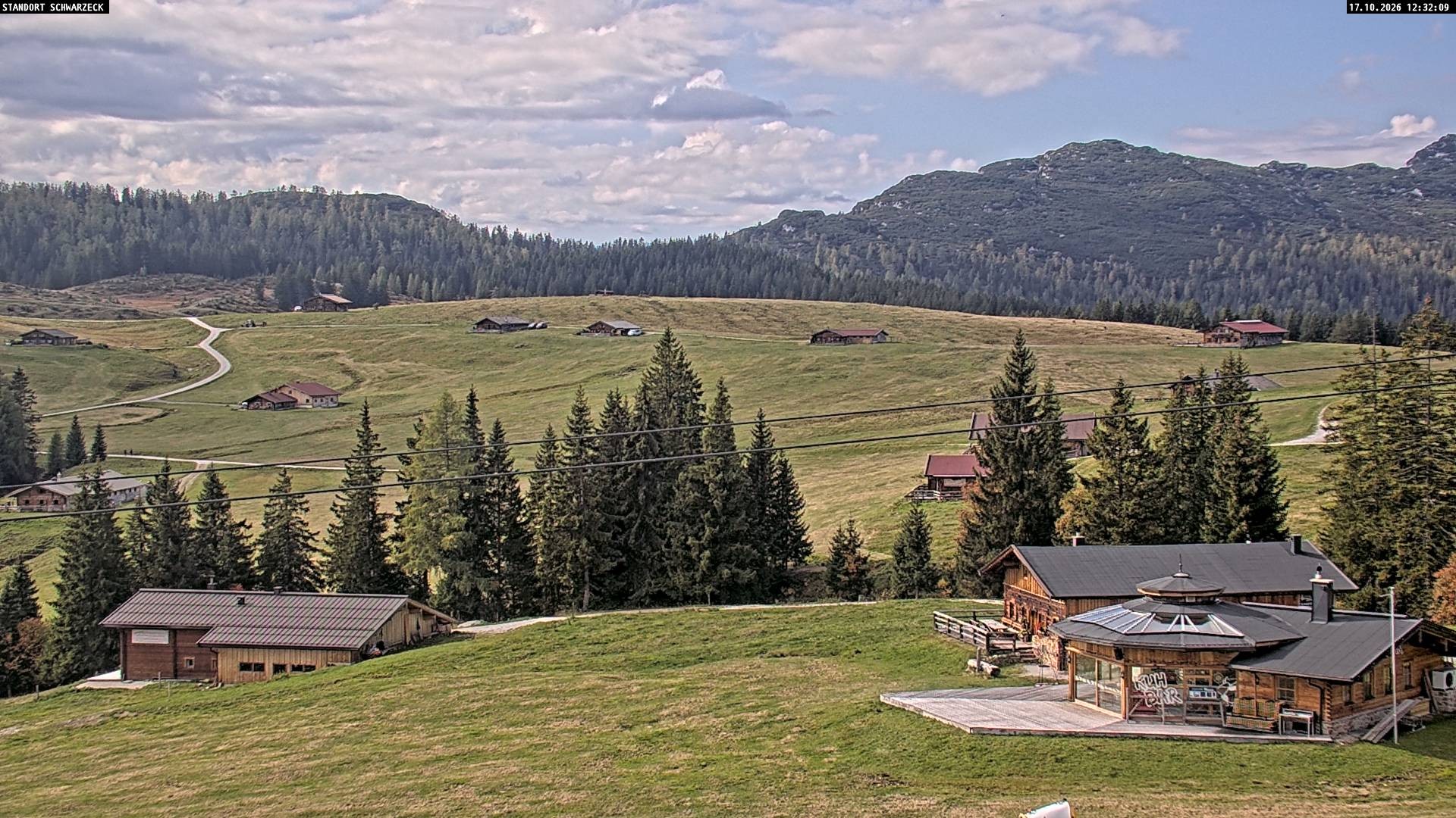 Archived image Webcam Almenwelt Lofer: hiking trail and cross country skiing trail