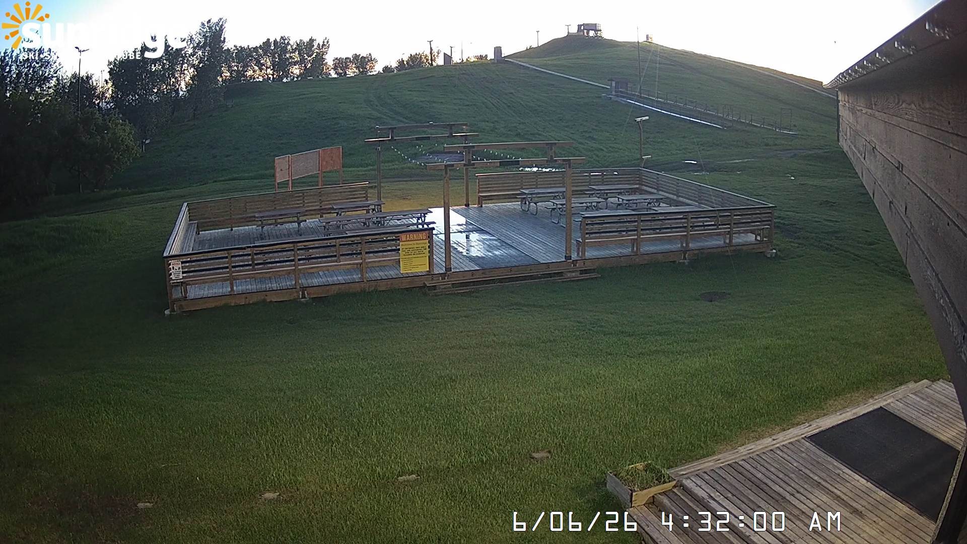 Archived image Webcam Bunny Hill (Sunridge ski area, Alberta)