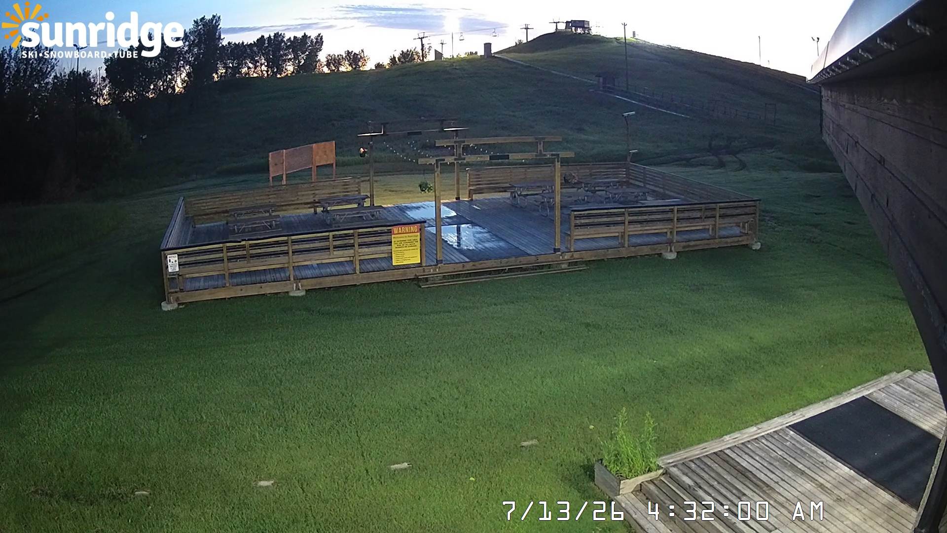 Archived image Webcam Bunny Hill (Sunridge ski area, Alberta)