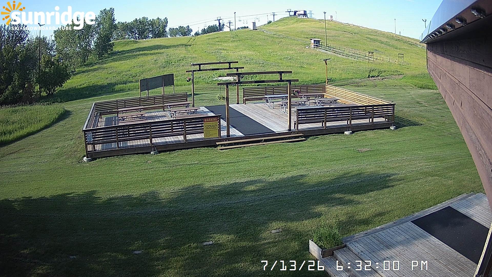 Archived image Webcam Bunny Hill (Sunridge ski area, Alberta)
