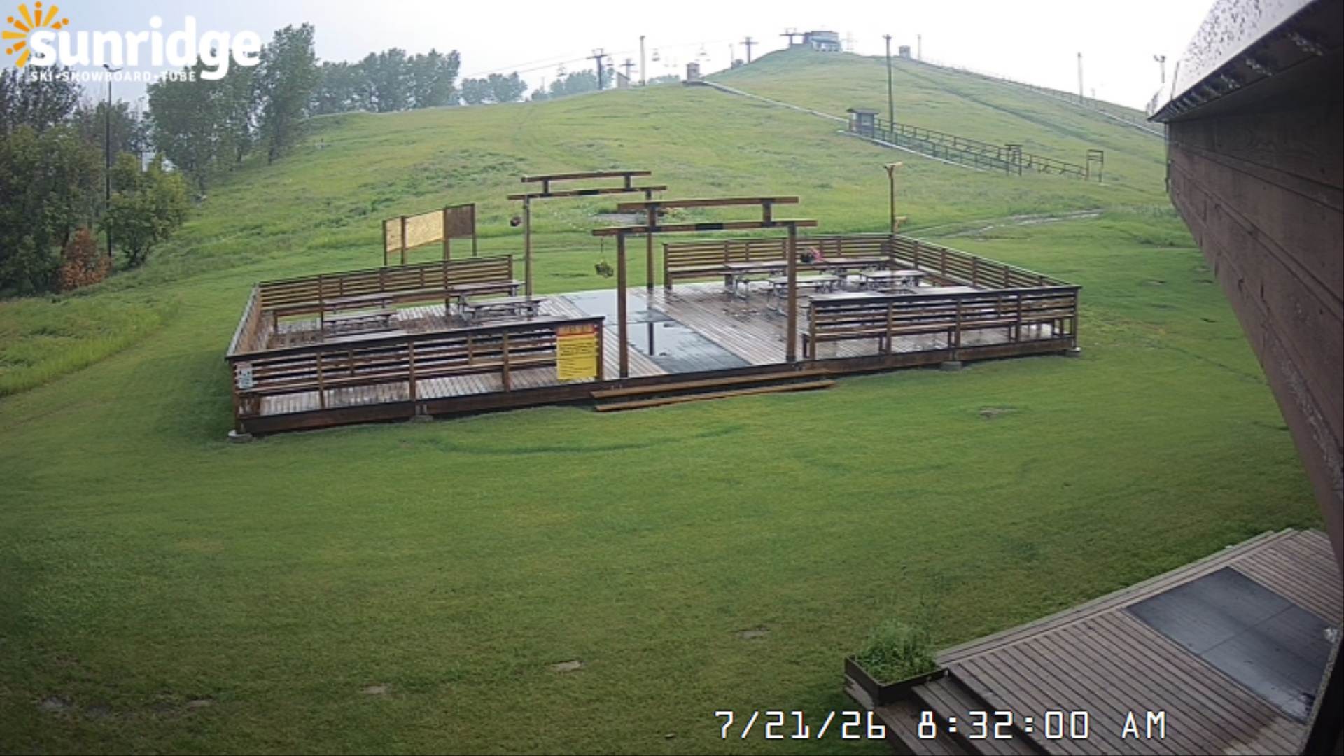 Archived image Webcam Bunny Hill (Sunridge ski area, Alberta)