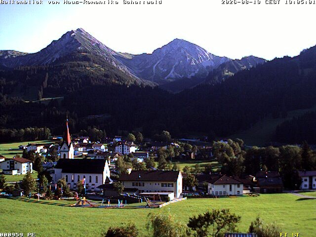 Archived image Webcam Schattwald: Vacation rental Haus Romantika
