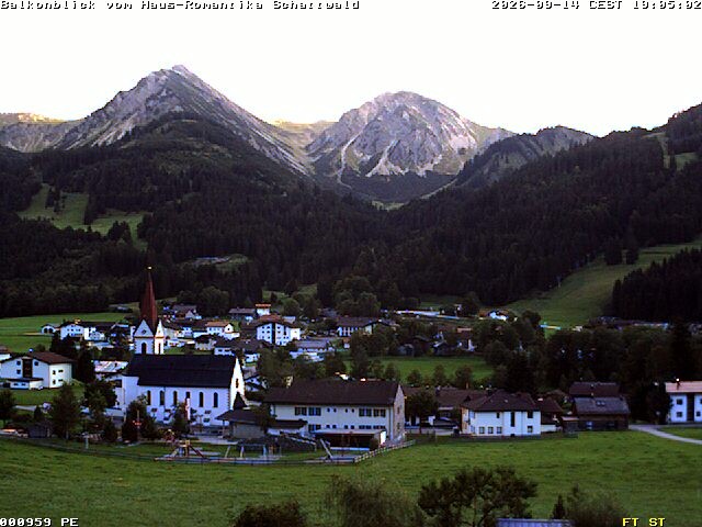 Archived image Webcam Schattwald: Vacation rental Haus Romantika