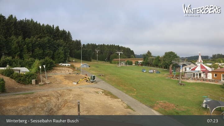Archived image Webcam Winterberg: View chair lift "Rauher Busch"