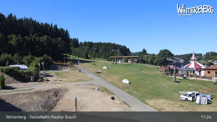 Archived image Webcam Winterberg: View chair lift "Rauher Busch"