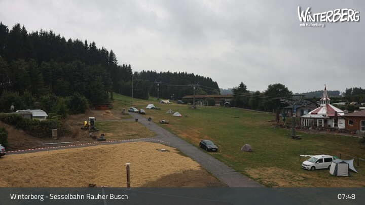 Archived image Webcam Winterberg: View chair lift "Rauher Busch"