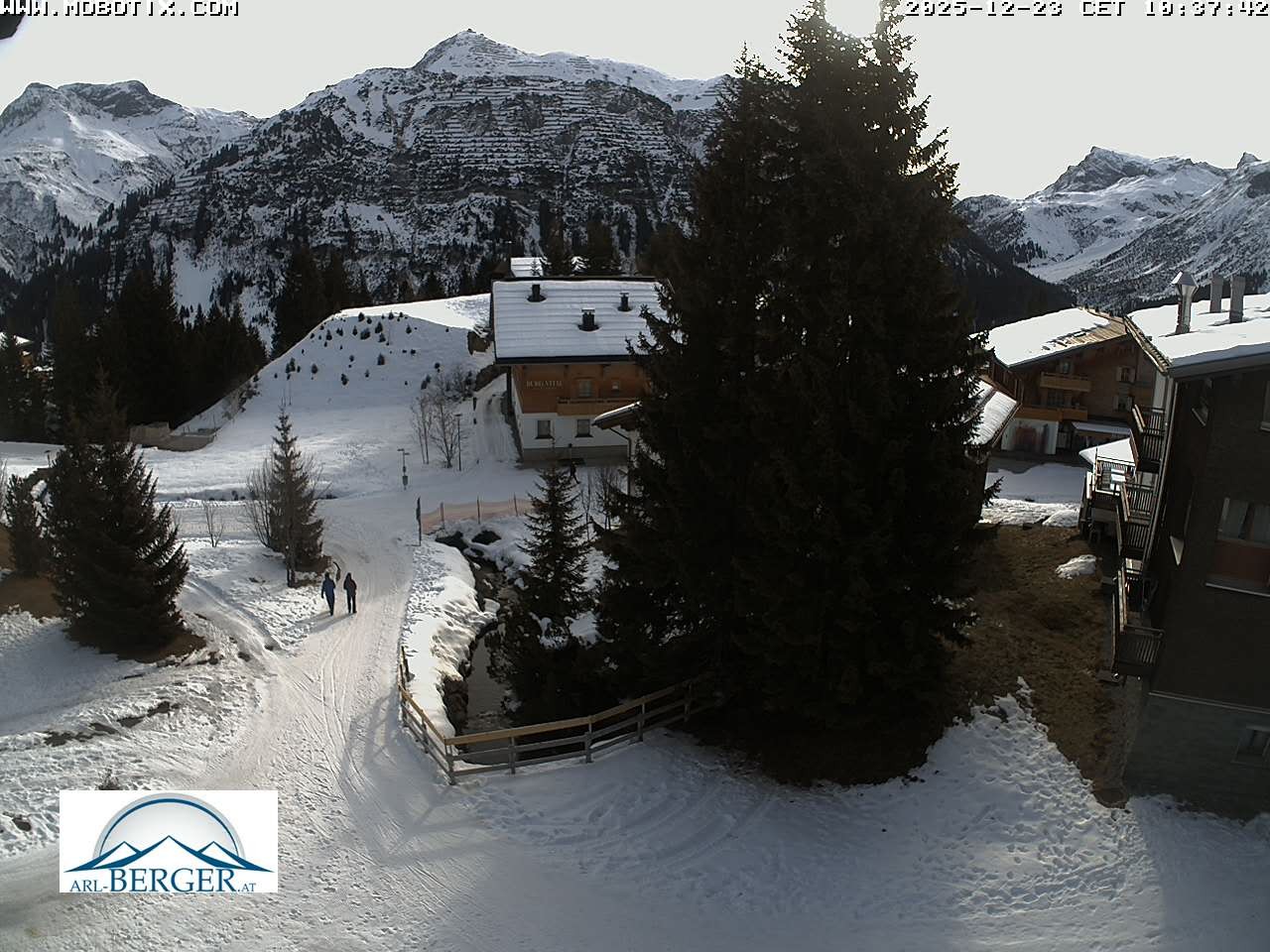 Archiv Foto Webcam Oberlech: Pension Berger