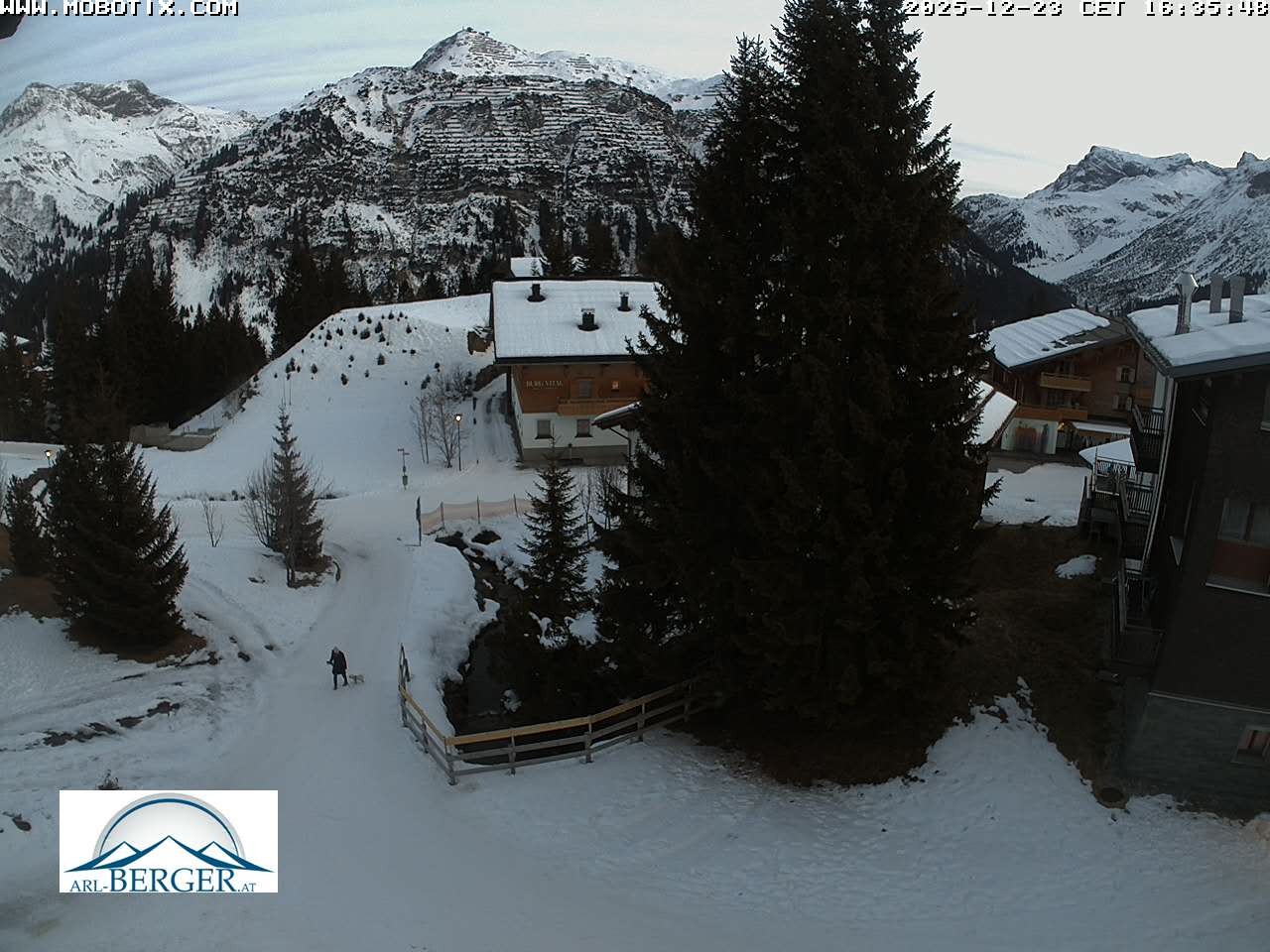 Archiv Foto Webcam Oberlech: Pension Berger