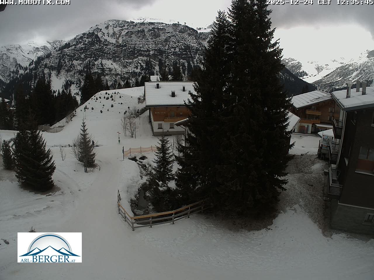 Archiv Foto Webcam Oberlech: Pension Berger