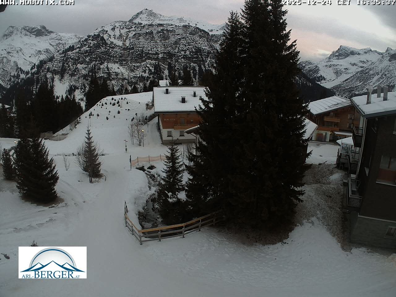 Archiv Foto Webcam Oberlech: Pension Berger
