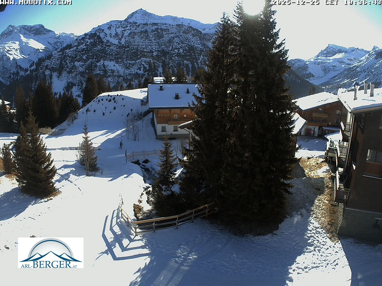 Archiv Foto Webcam Oberlech: Pension Berger