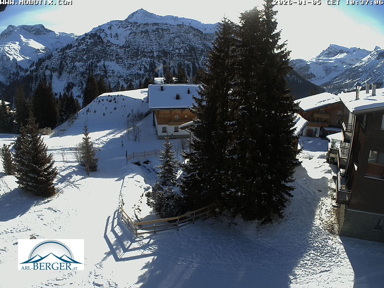 Archiv Foto Webcam Oberlech: Pension Berger