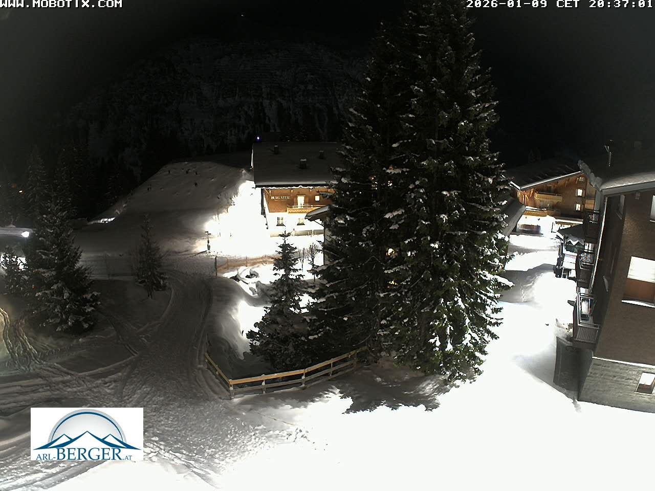 Archived image Webcam Oberlech: guest house Berger