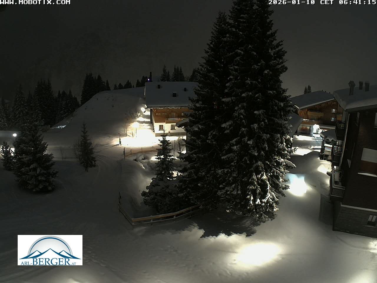 Archived image Webcam Oberlech: guest house Berger