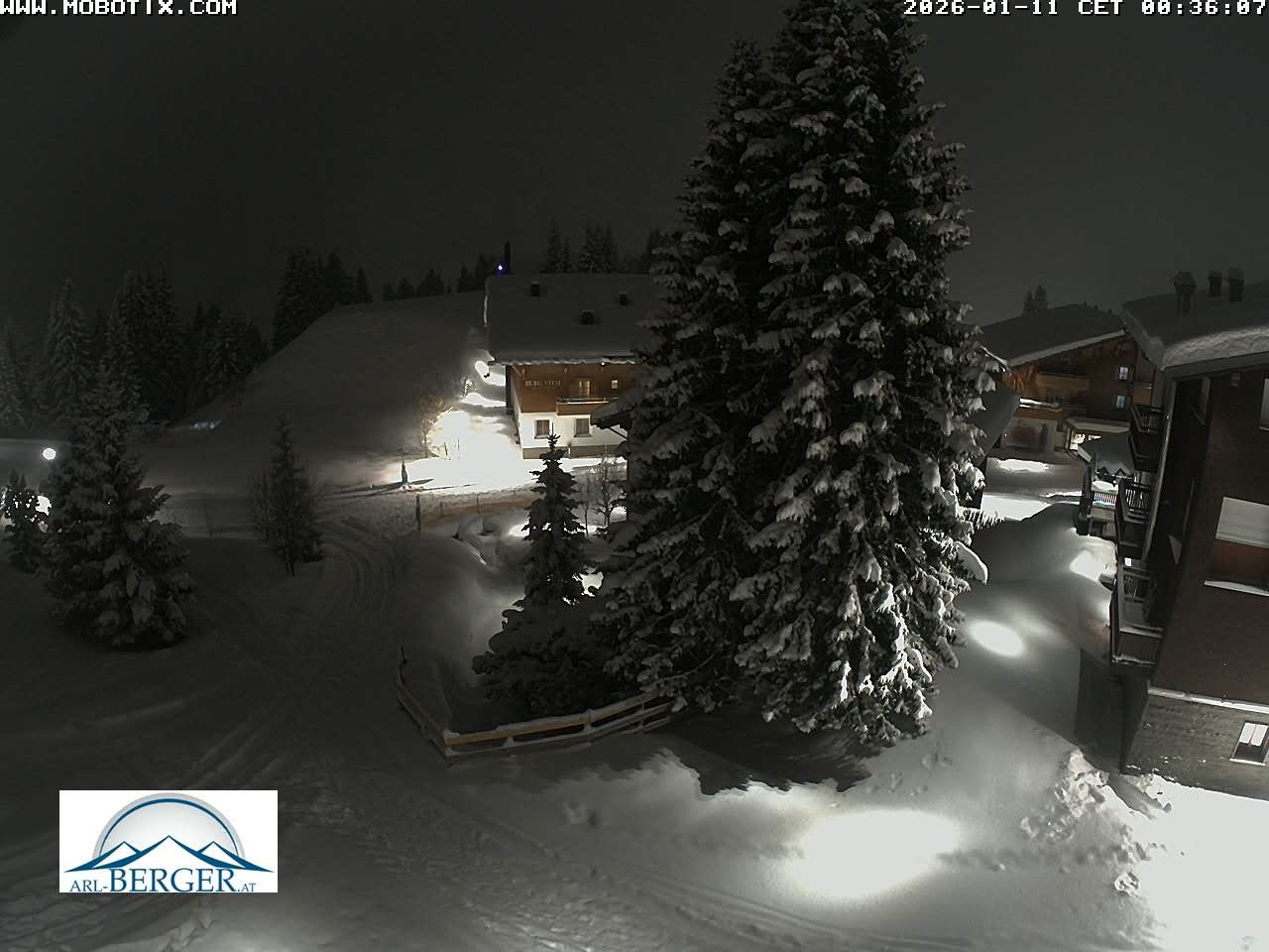 Archived image Webcam Oberlech: guest house Berger