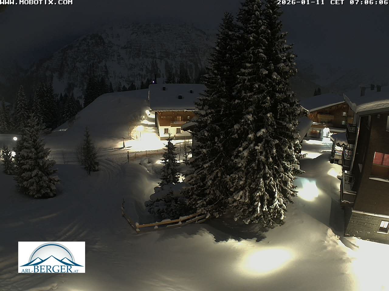 Archived image Webcam Oberlech: guest house Berger