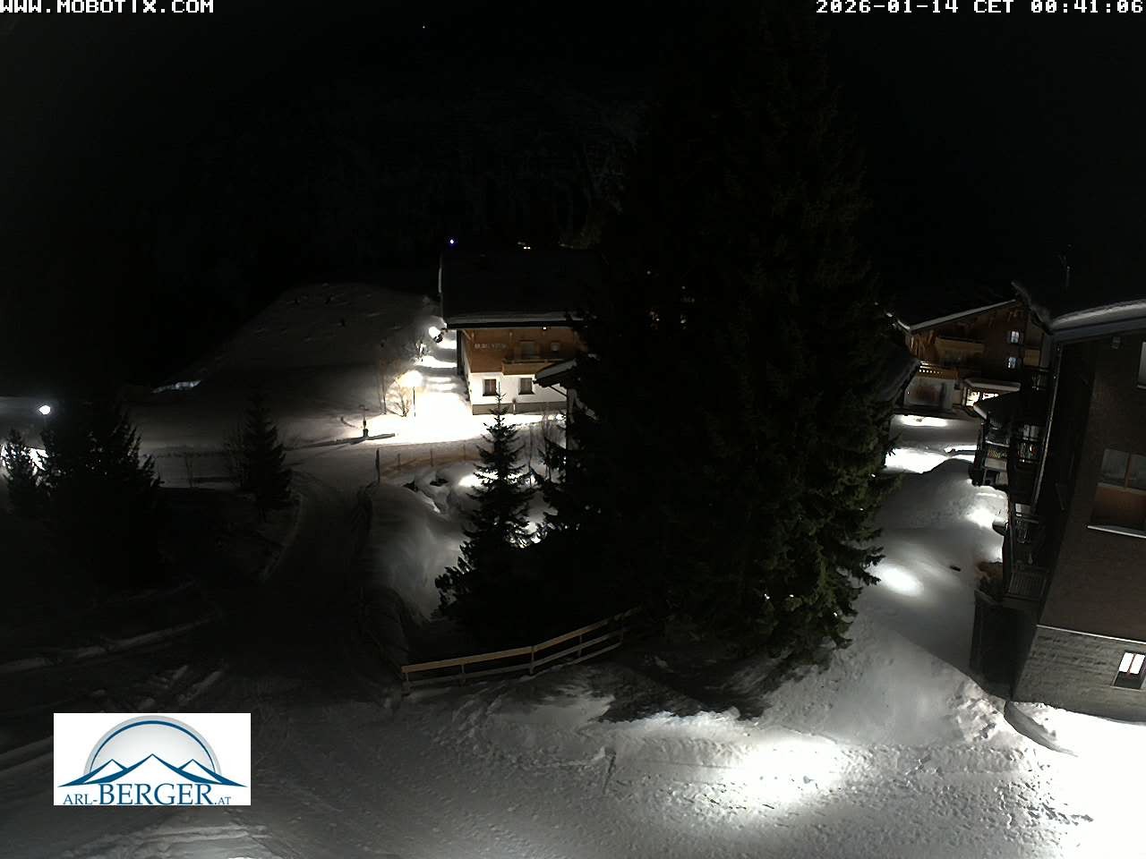 Archived image Webcam Oberlech: guest house Berger