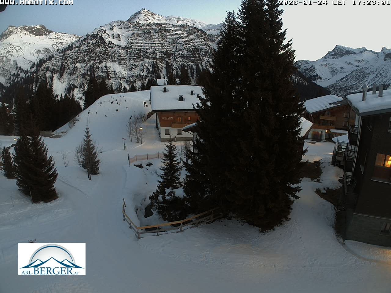 Archiv Foto Webcam Oberlech: Pension Berger