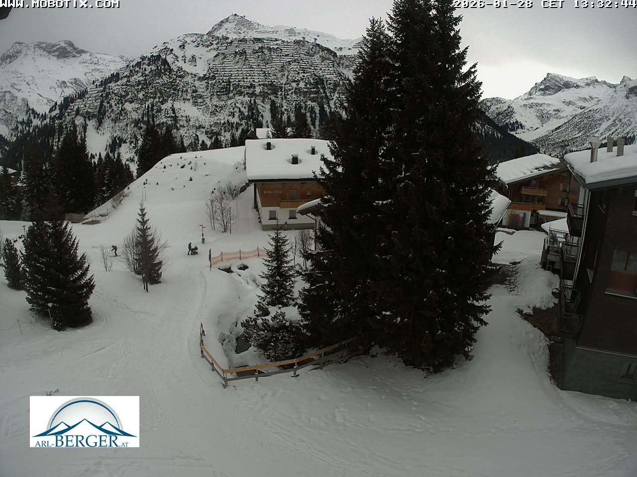 Archived image Webcam Oberlech: guest house Berger