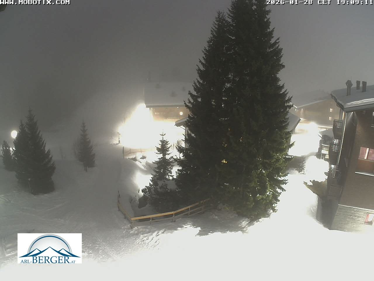 Archived image Webcam Oberlech: guest house Berger