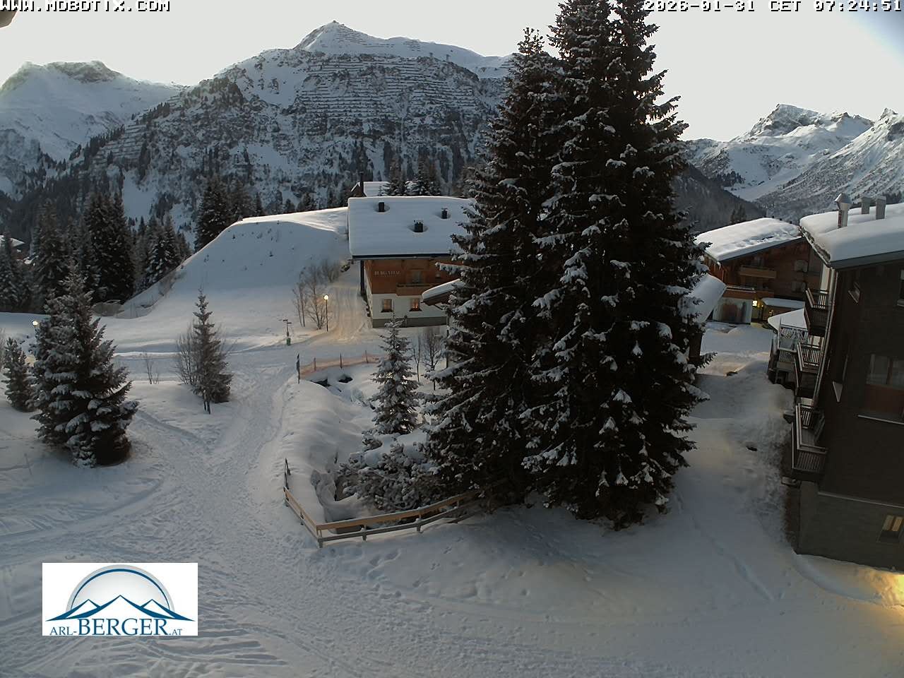 Archived image Webcam Oberlech: guest house Berger