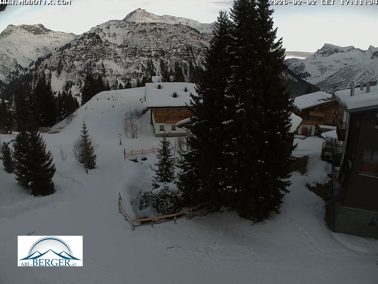 Archived image Webcam Oberlech: guest house Berger