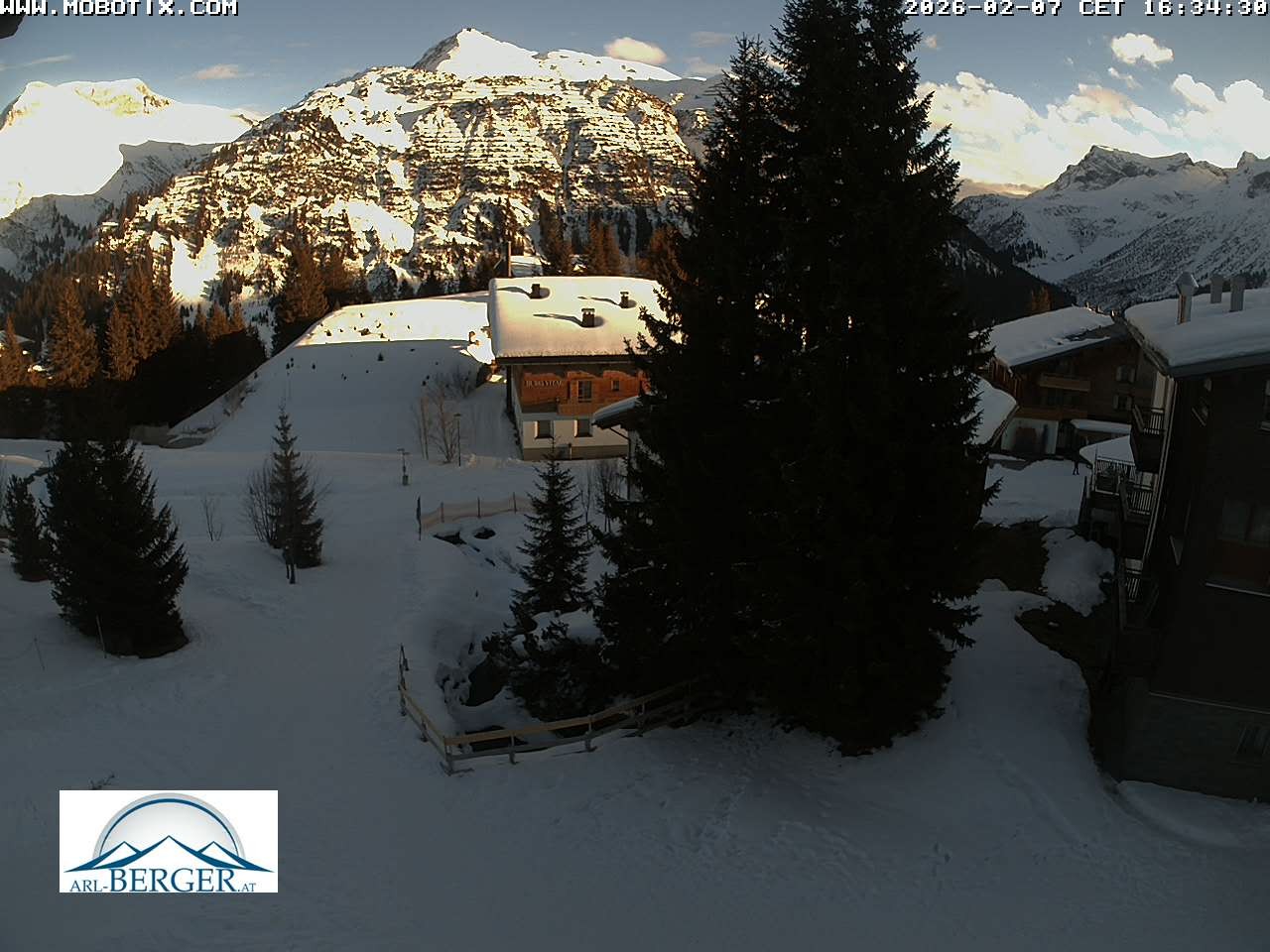 Archiv Foto Webcam Oberlech: Pension Berger
