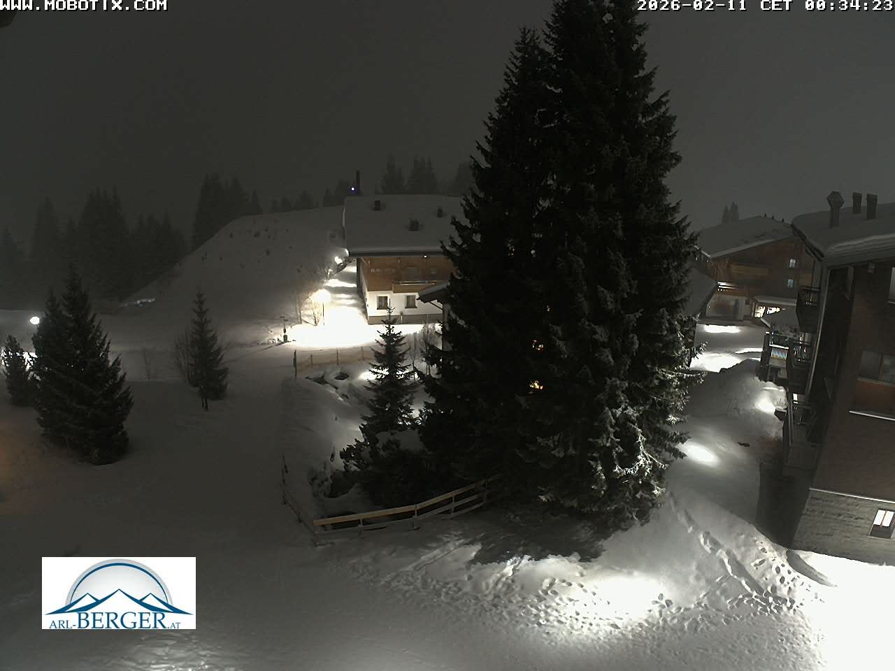 Archived image Webcam Oberlech: guest house Berger