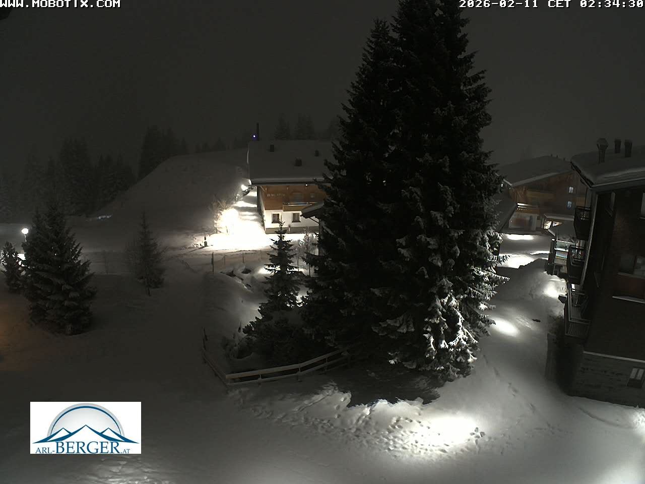 Archived image Webcam Oberlech: guest house Berger