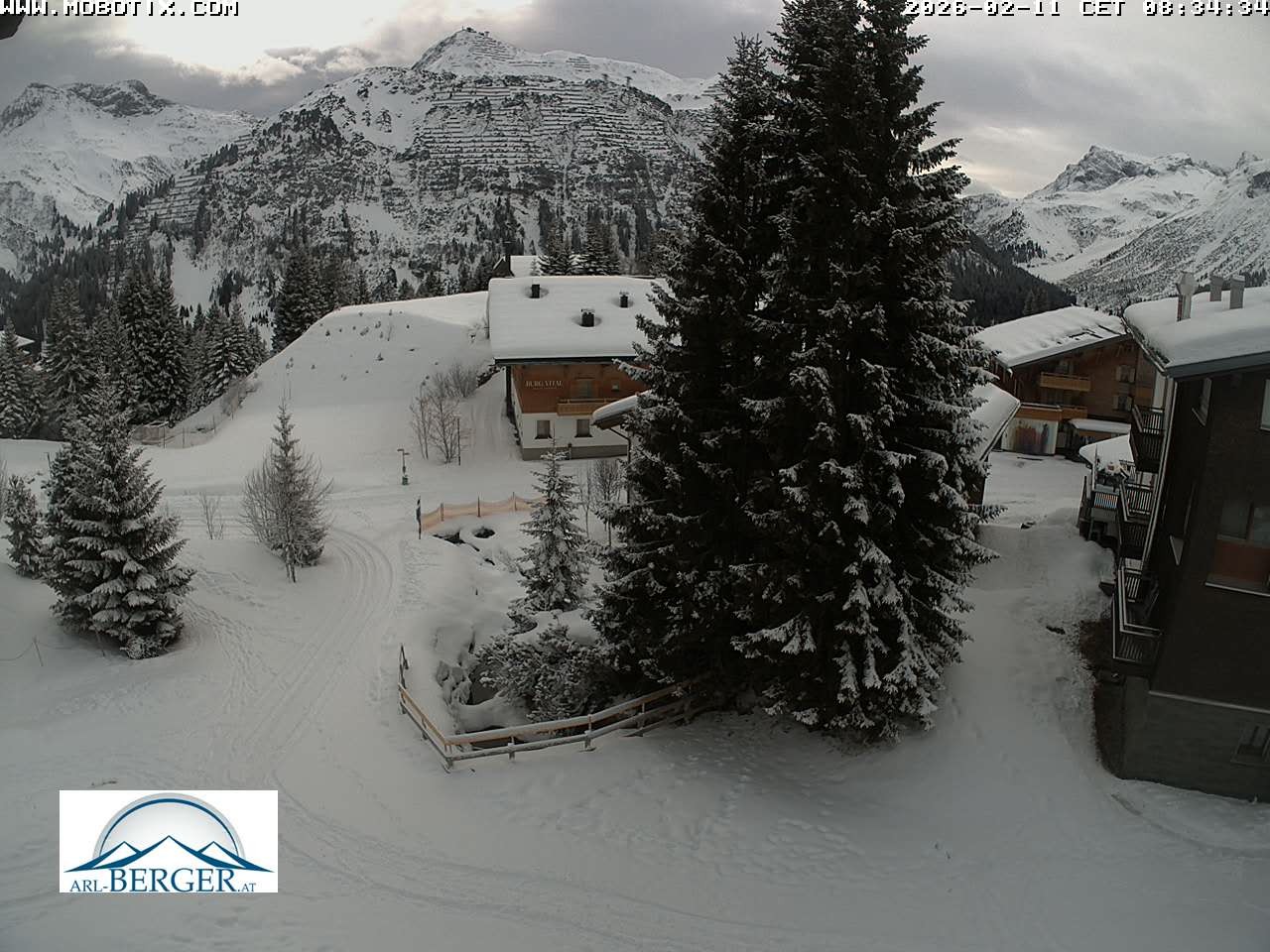 Archived image Webcam Oberlech: guest house Berger