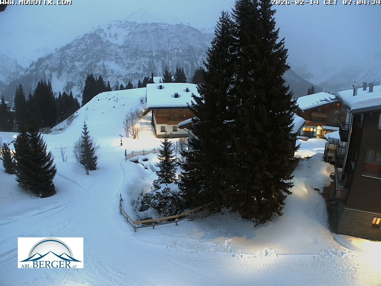 Archived image Webcam Oberlech: guest house Berger