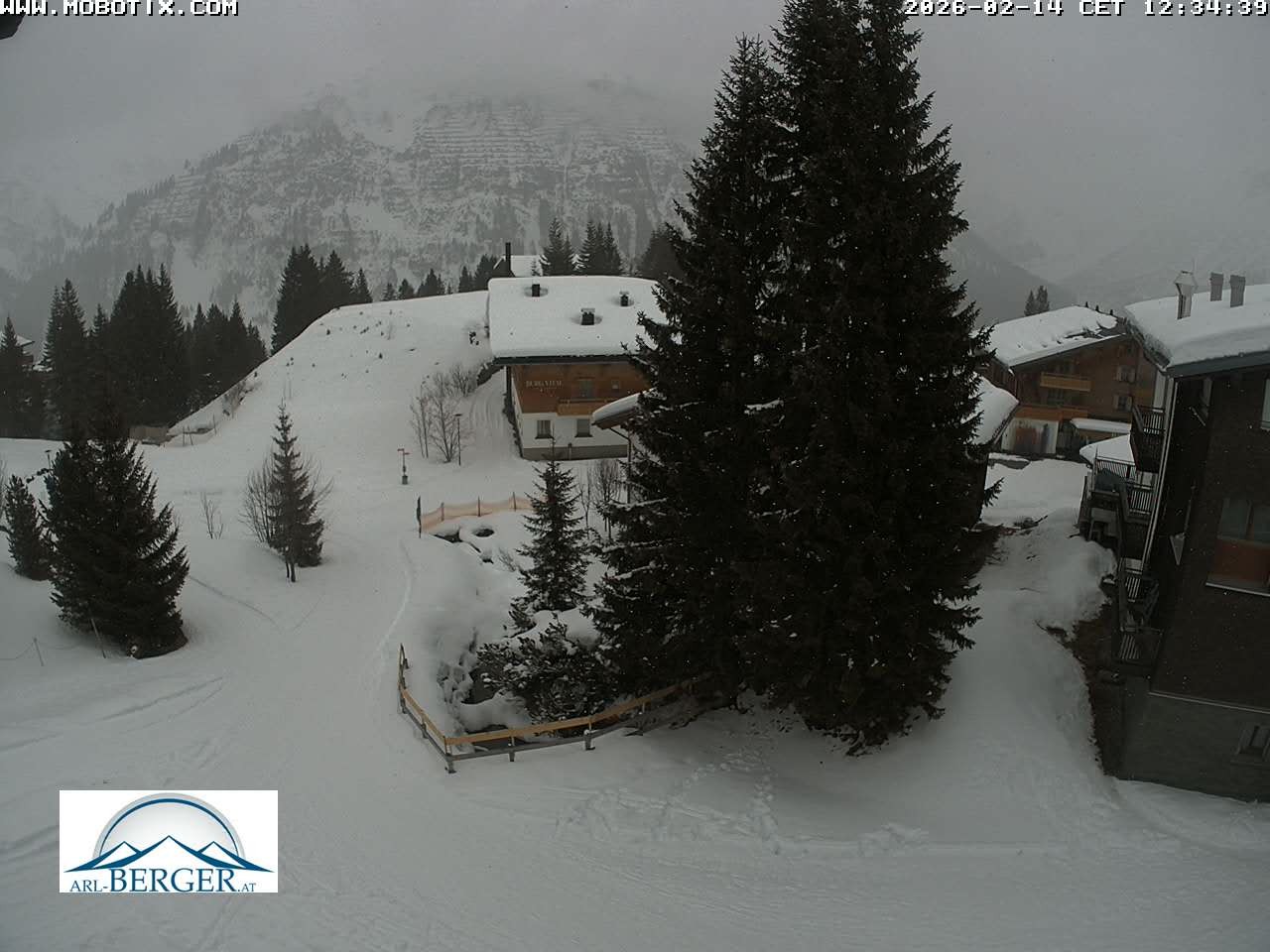 Archived image Webcam Oberlech: guest house Berger
