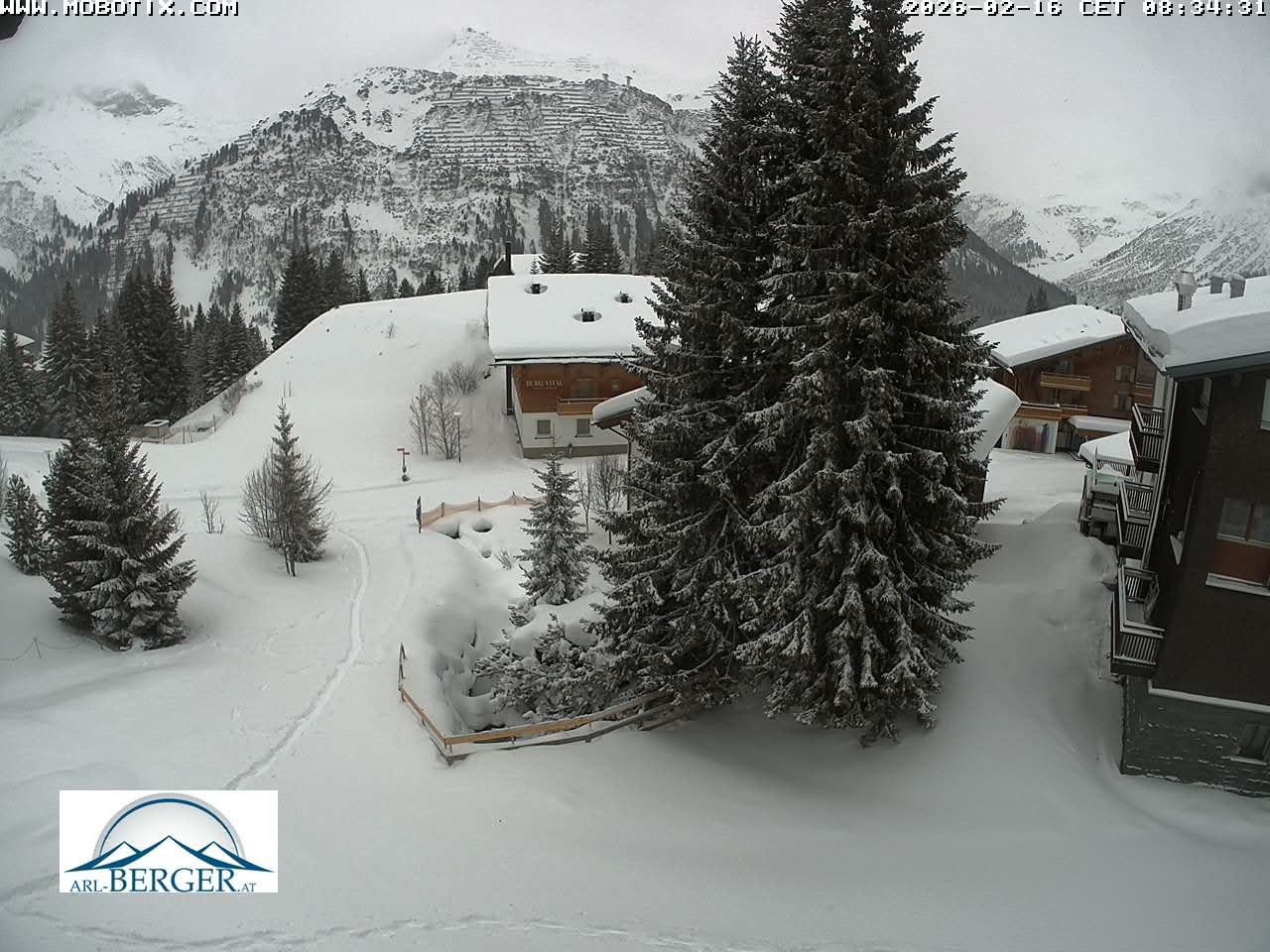 Archiv Foto Webcam Oberlech: Pension Berger