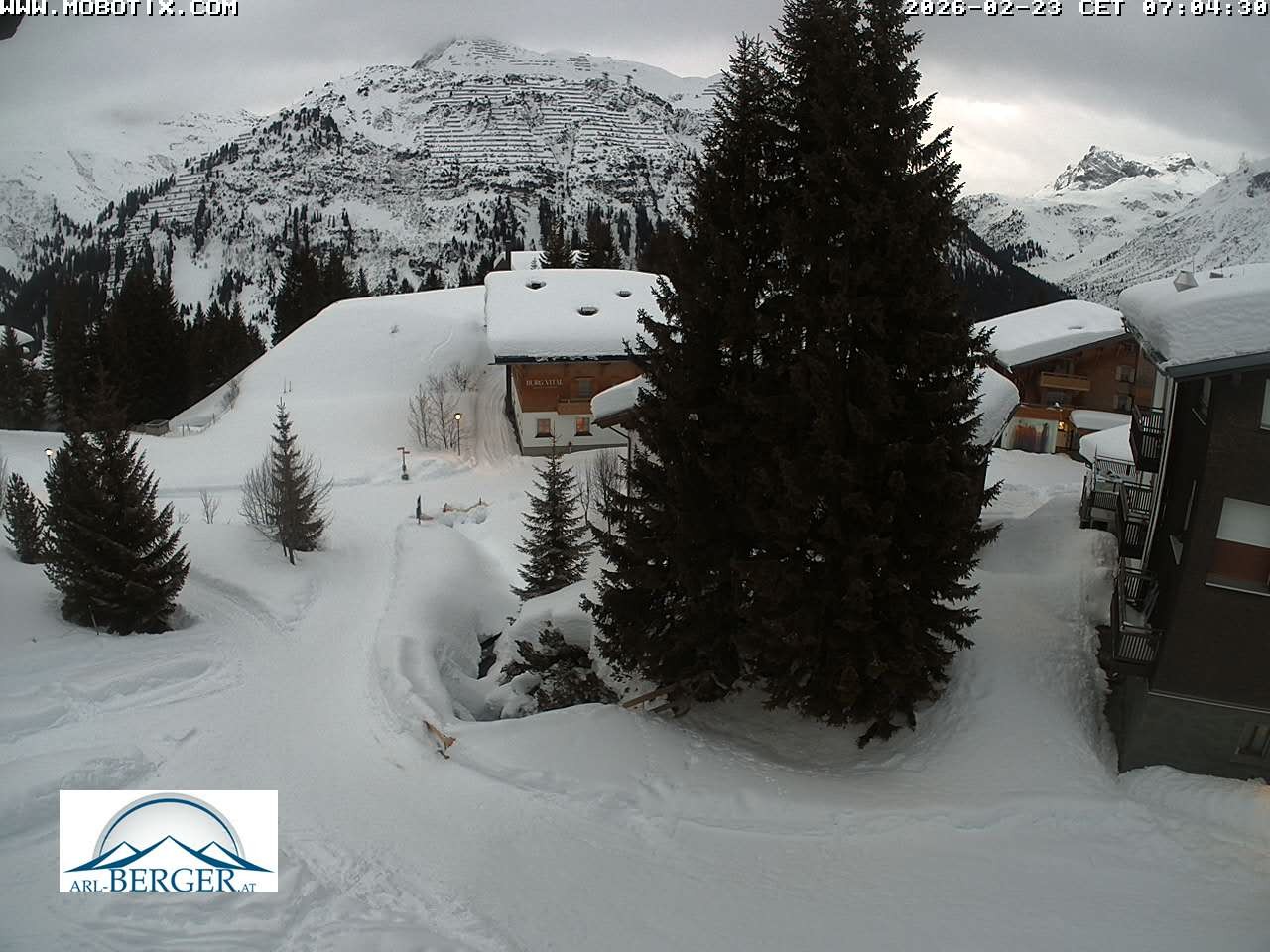 Archived image Webcam Oberlech: guest house Berger