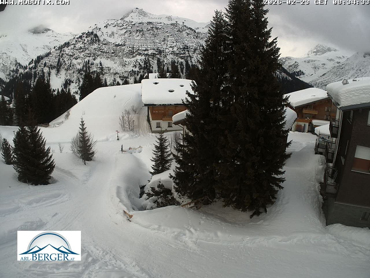 Archived image Webcam Oberlech: guest house Berger