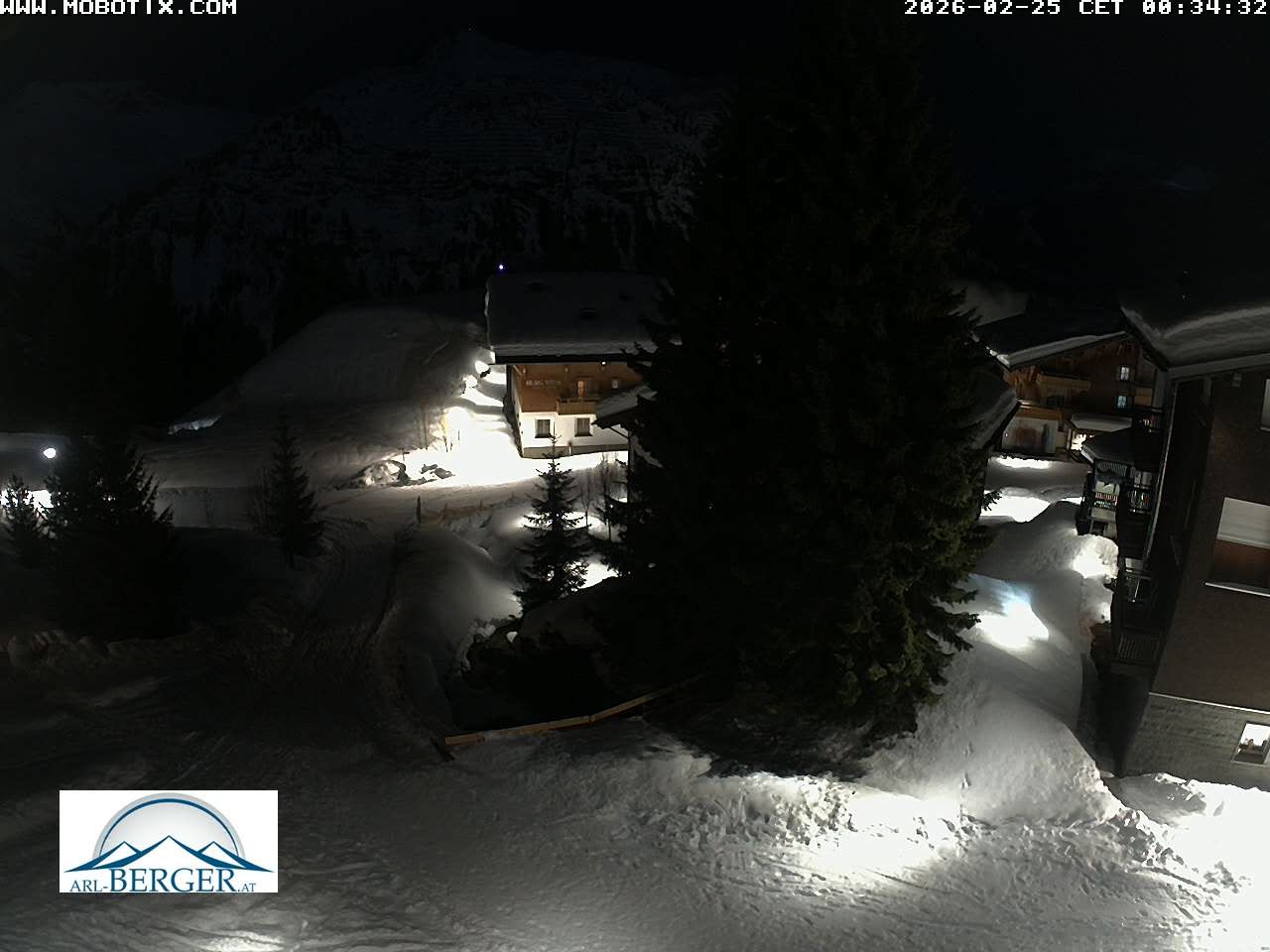 Archived image Webcam Oberlech: guest house Berger