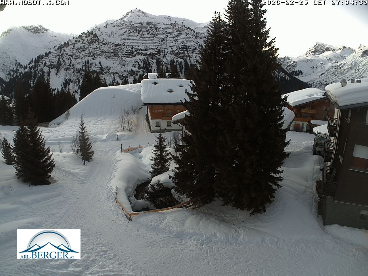 Archived image Webcam Oberlech: guest house Berger