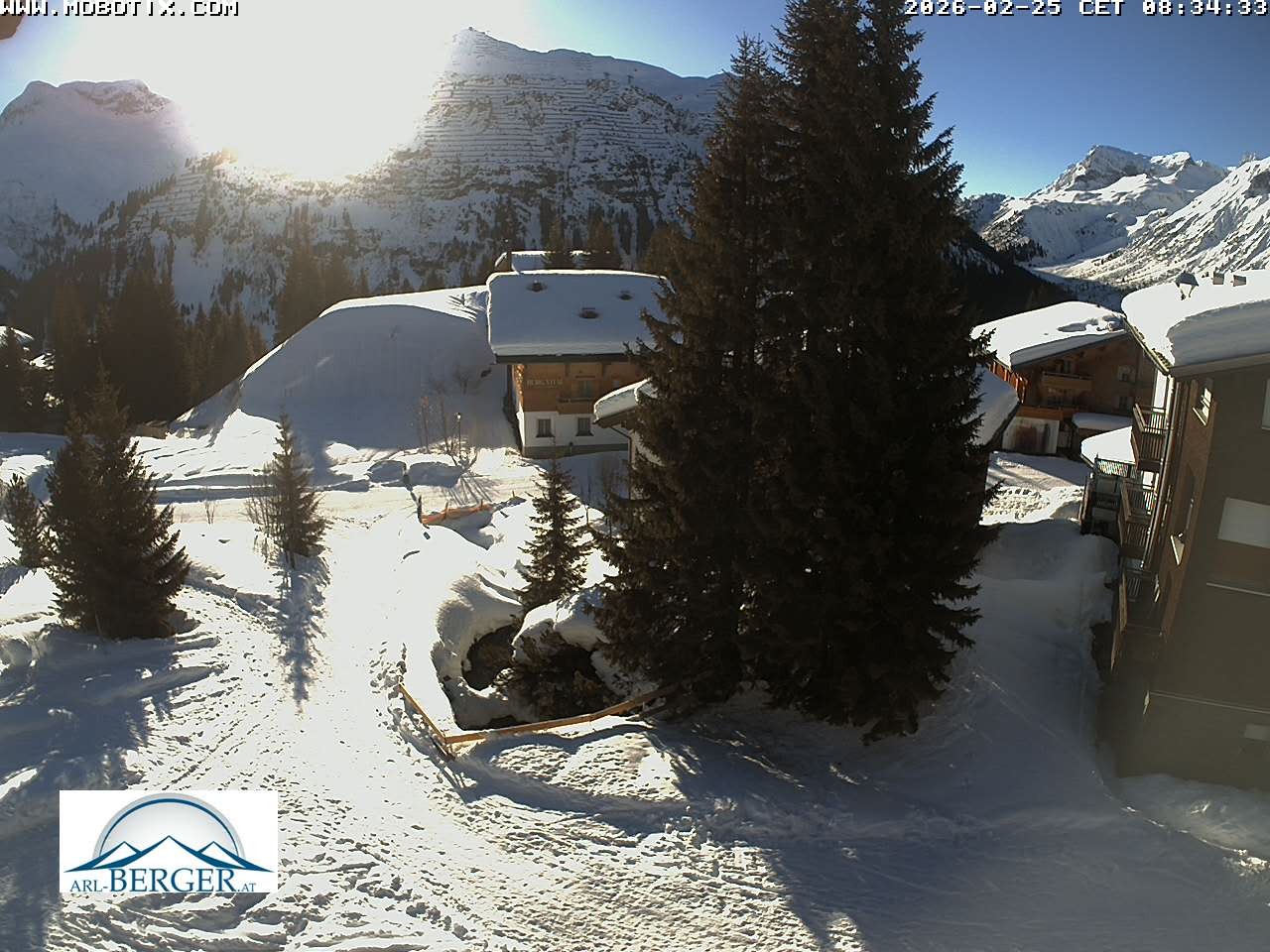 Archived image Webcam Oberlech: guest house Berger