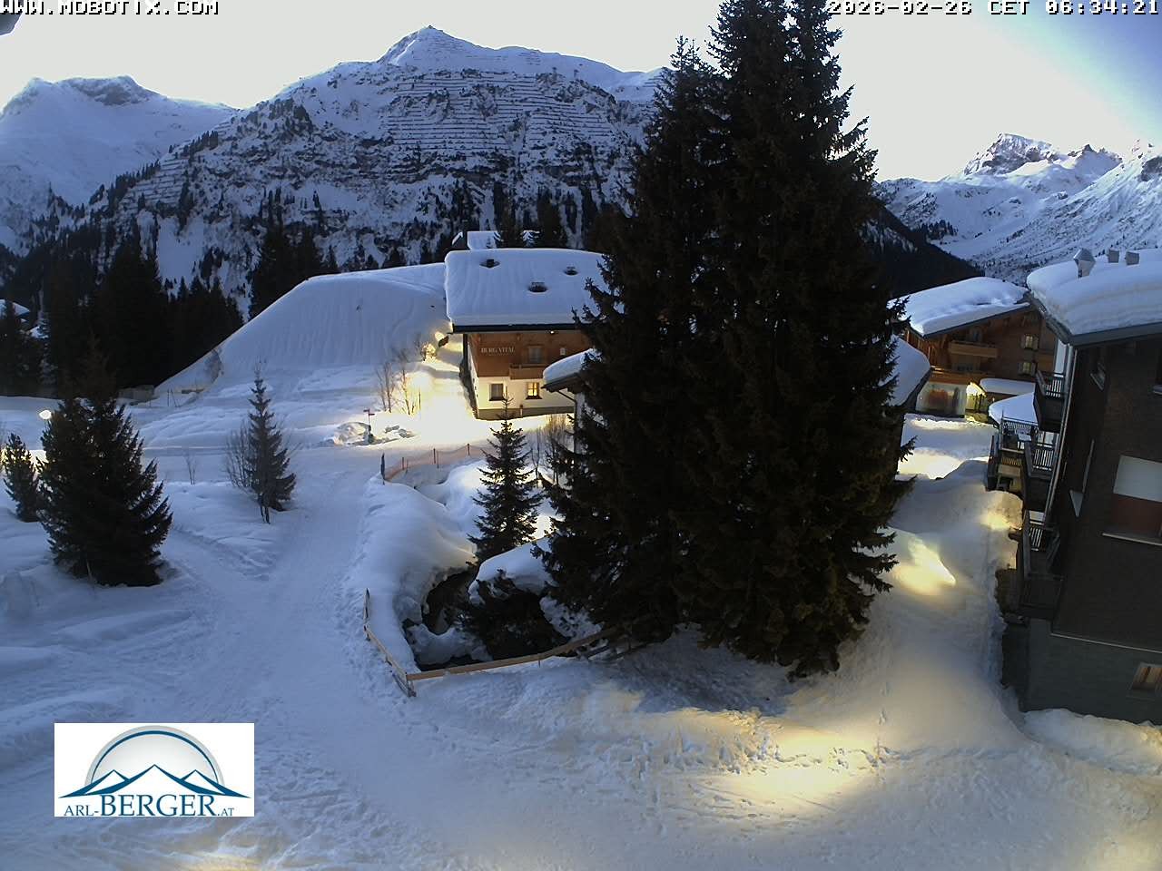 Archived image Webcam Oberlech: guest house Berger