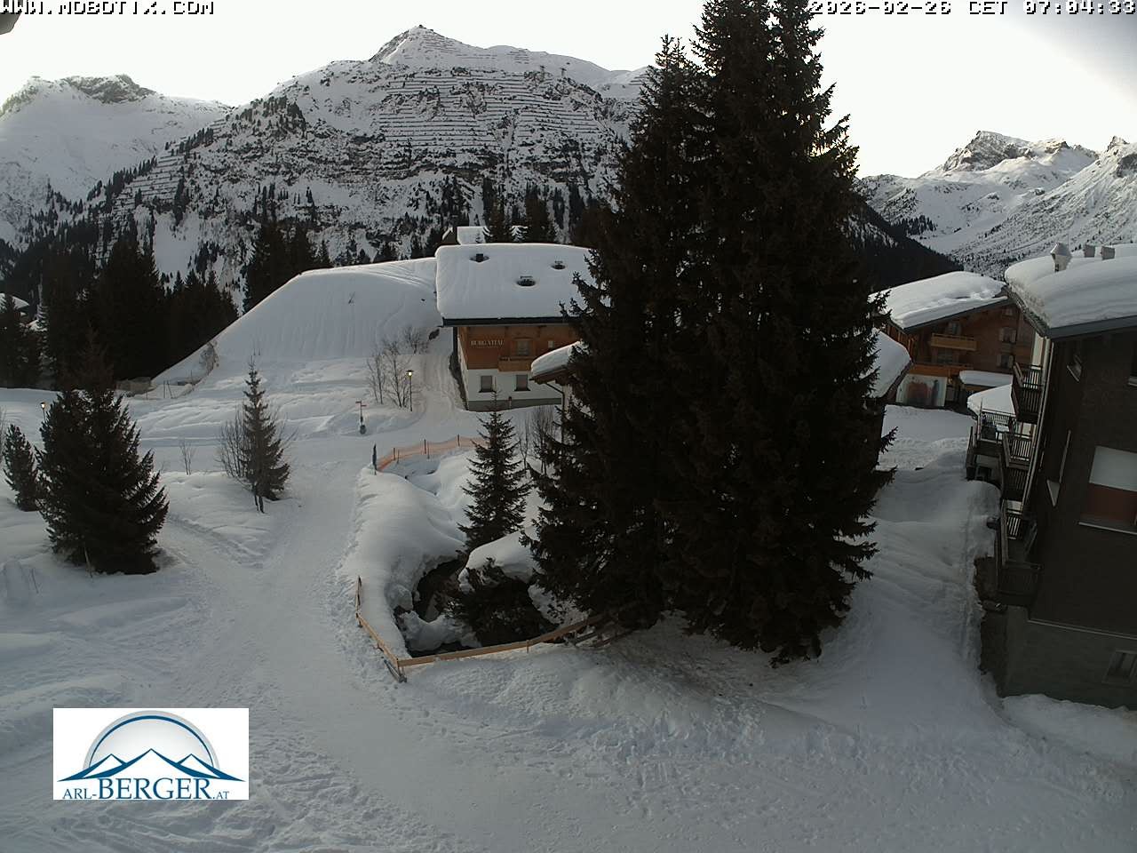 Archived image Webcam Oberlech: guest house Berger