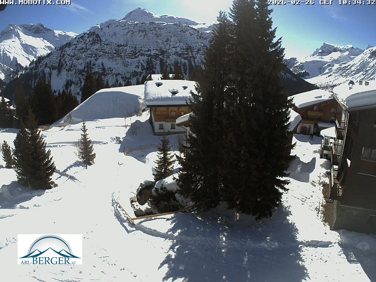 Archived image Webcam Oberlech: guest house Berger