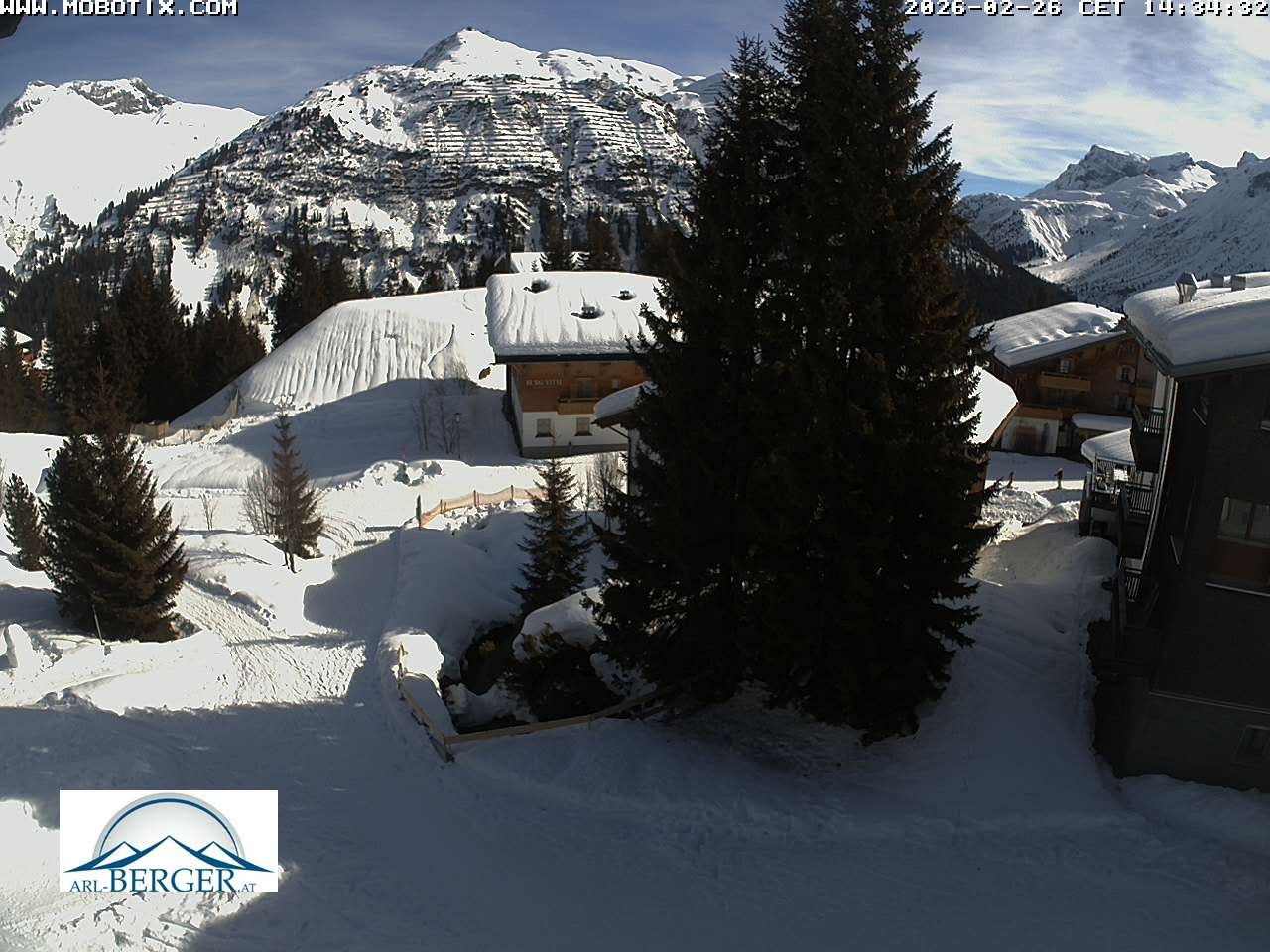 Archived image Webcam Oberlech: guest house Berger