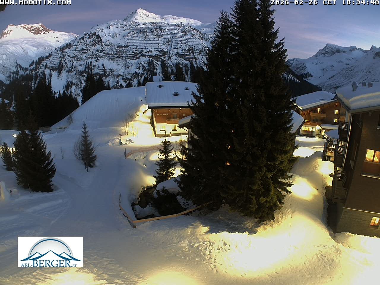 Archived image Webcam Oberlech: guest house Berger