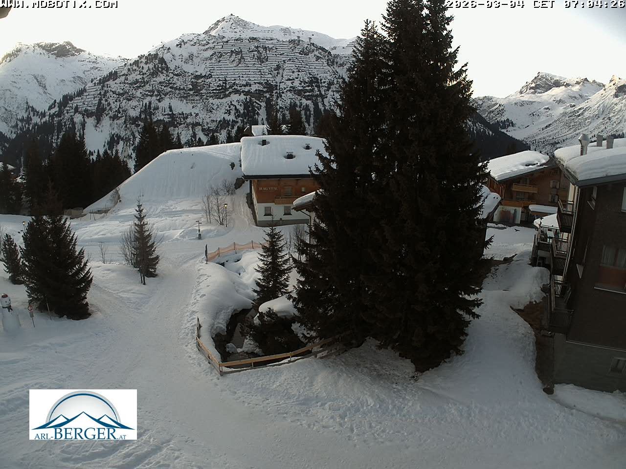 Archiv Foto Webcam Oberlech: Pension Berger