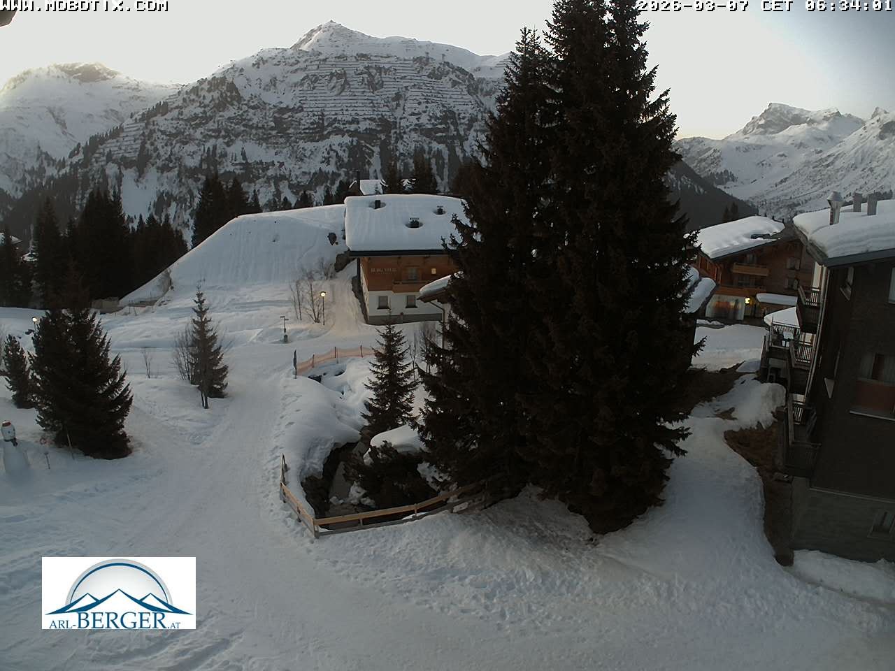 Archiv Foto Webcam Oberlech: Pension Berger