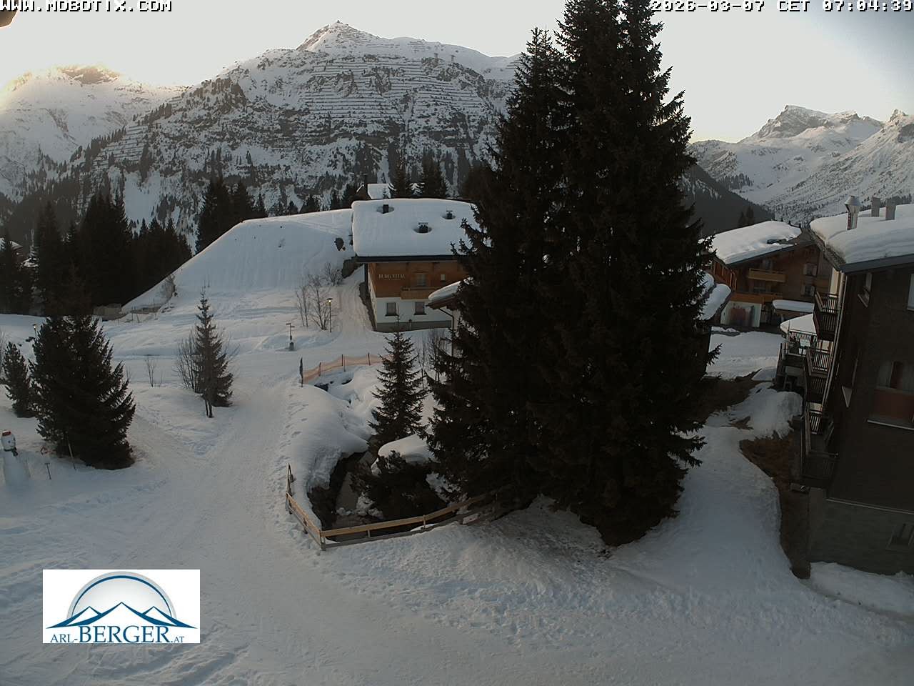 Archiv Foto Webcam Oberlech: Pension Berger