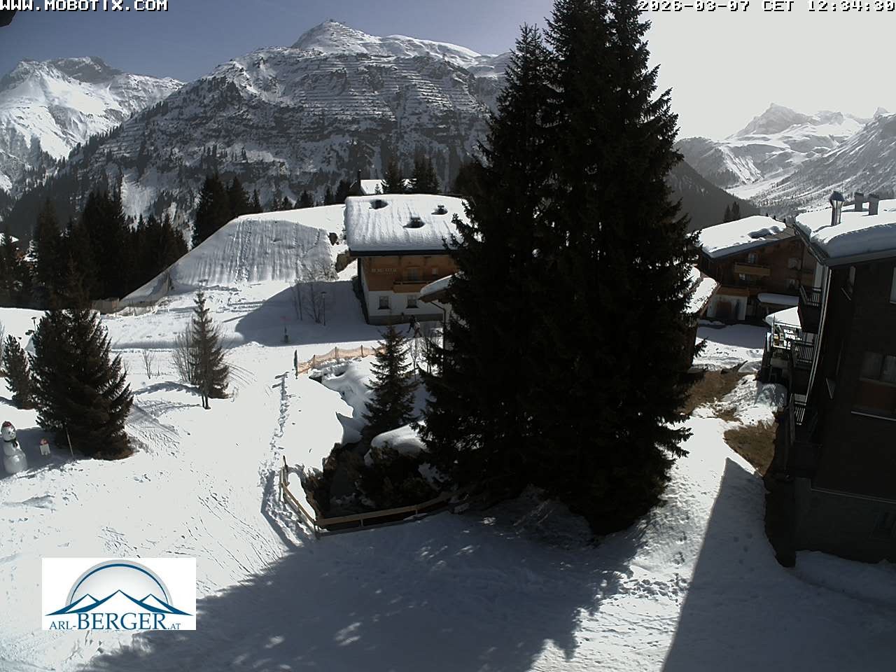 Archiv Foto Webcam Oberlech: Pension Berger