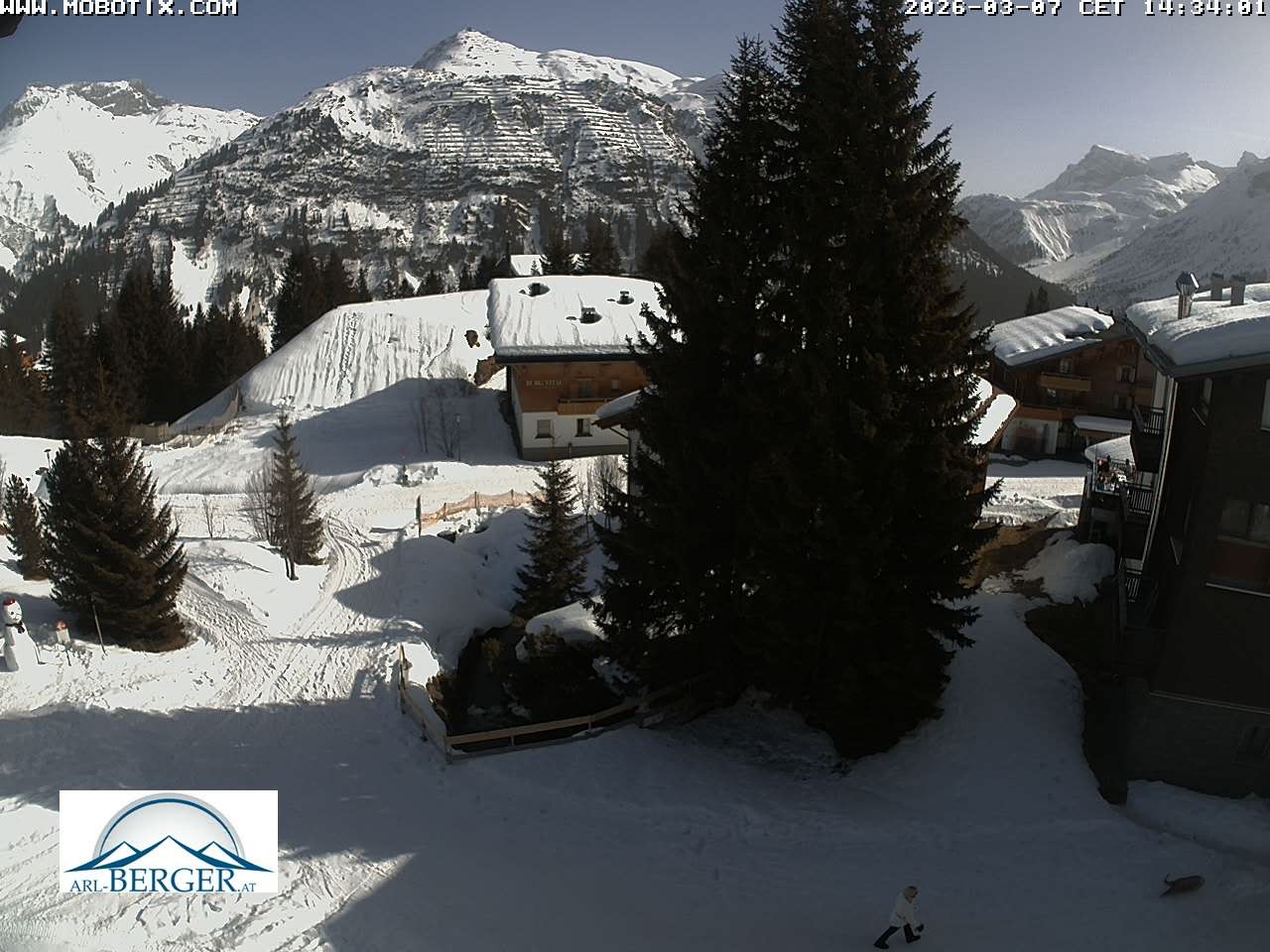 Archiv Foto Webcam Oberlech: Pension Berger