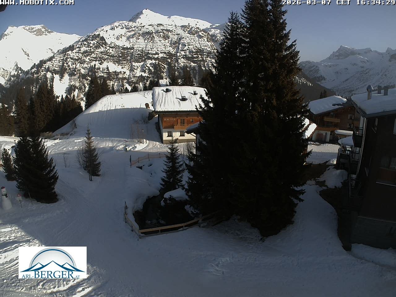 Archiv Foto Webcam Oberlech: Pension Berger