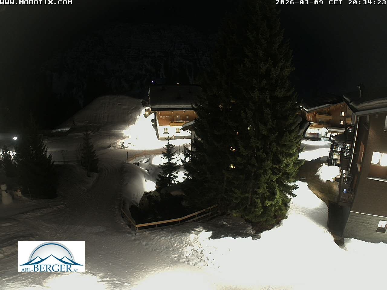 Archived image Webcam Oberlech: guest house Berger
